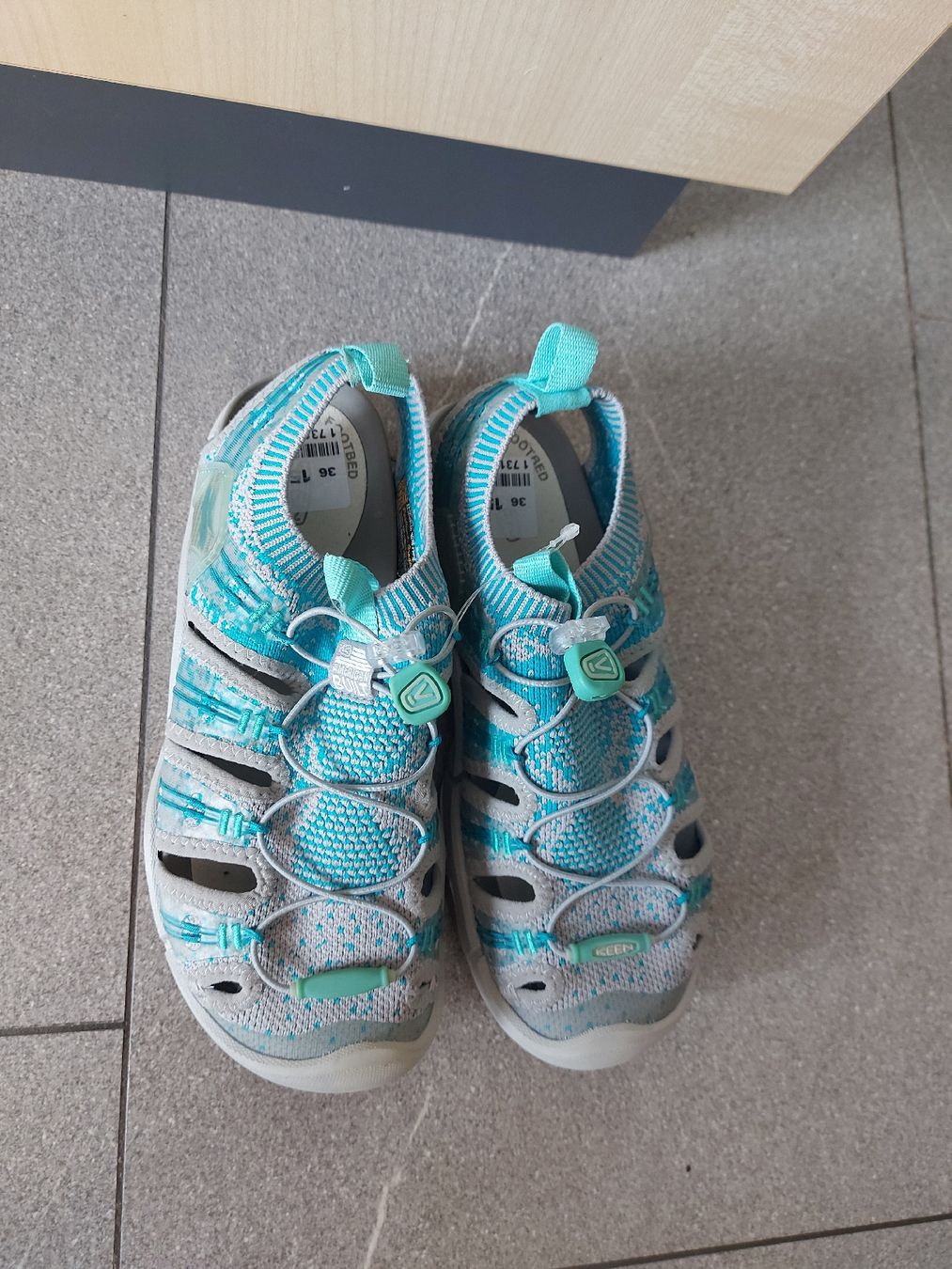 Keen Herrenschuhe: Trekking Sandalen von Keen gr.36 – Neu und originalverpackt aus Plasselb von Mabischer 1