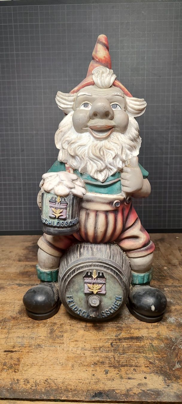 Figuren: Wunderschöner alter Feldschlösschen Gartenzwerg – Gebraucht aus Gelterkinden von MYSTOREFORYOU4460
