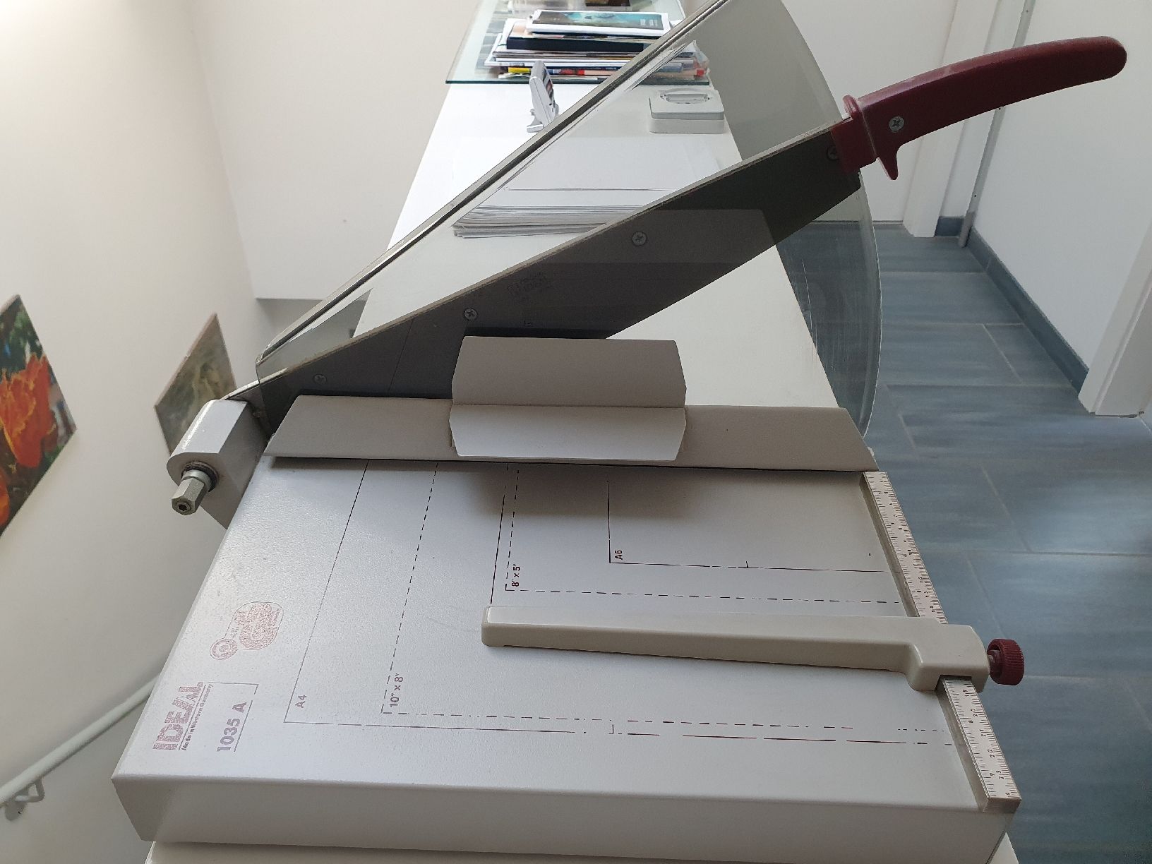 Tutte le macchine: Papierschneidemaschine IDEAL 1035A – Usato da Wünnewil venduto da jet_y9sr 1