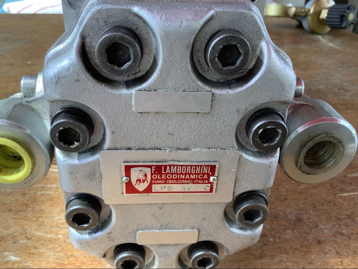 Traktoren: Hydraulikpumpe   pompe hydraulique – Defekt aus charrat von DBblue4 1