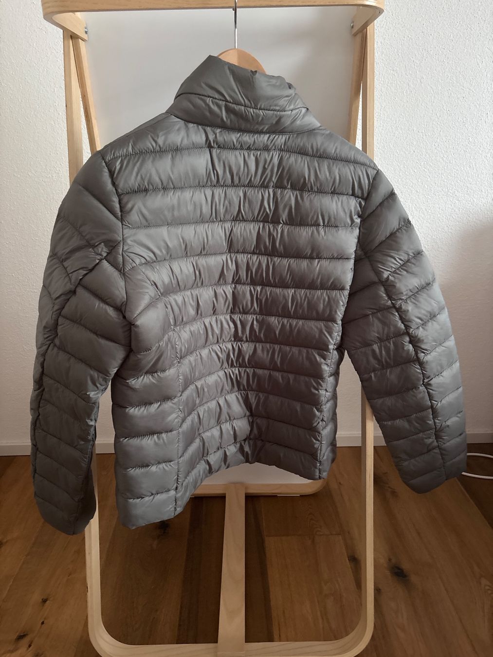 C&A Giacche: Leichte Daunenjacke Damen Grösse 42 – Usato da Wilen b. Wil venduto da b-mountain 2