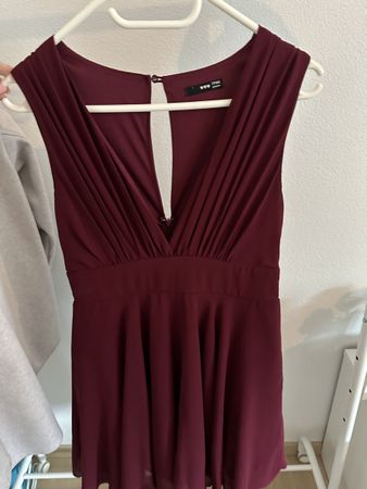 TFNC London Kleid, bordeaux