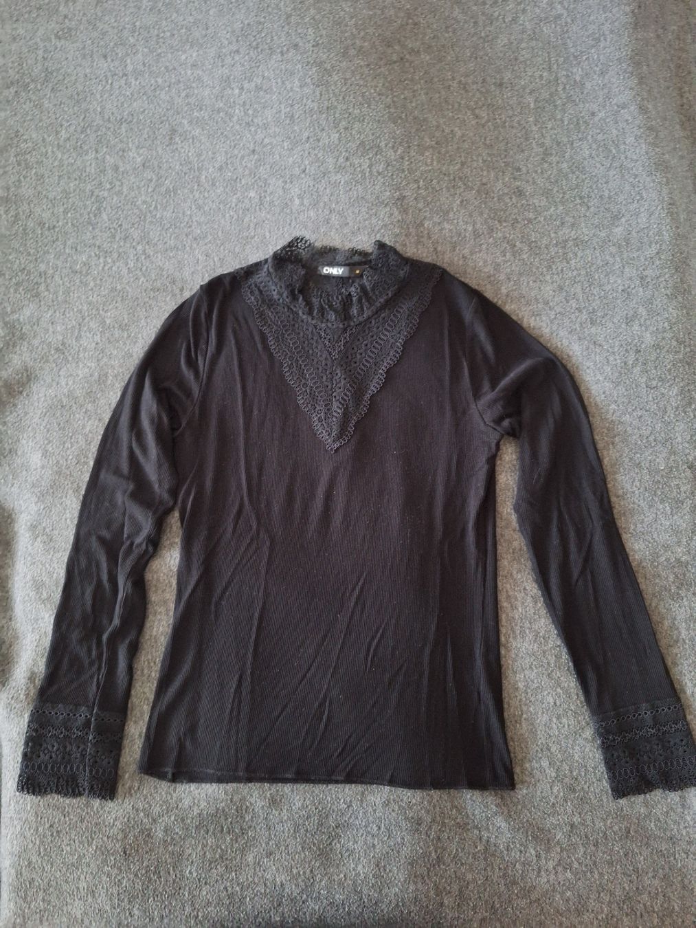 Only Pullover & Sweatshirts: Shirt only – Gebraucht aus Mumpf von SwissDi