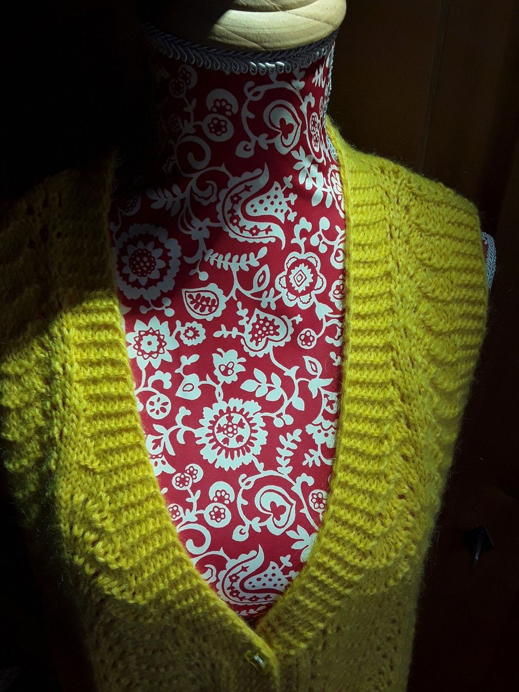 Jacken: Strickjacke / Gilet - Handmade - in Gelb – Gebraucht aus Wattwil von tannenmeise73 1