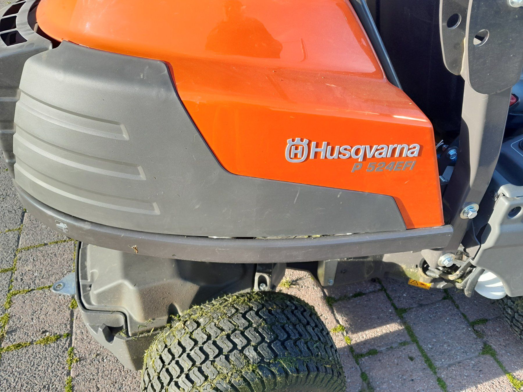 Husqvarna Tagliaerba: Husqvarna Rider P524EFI – Usato da Schmiedrued venduto da Bolligerracing 2