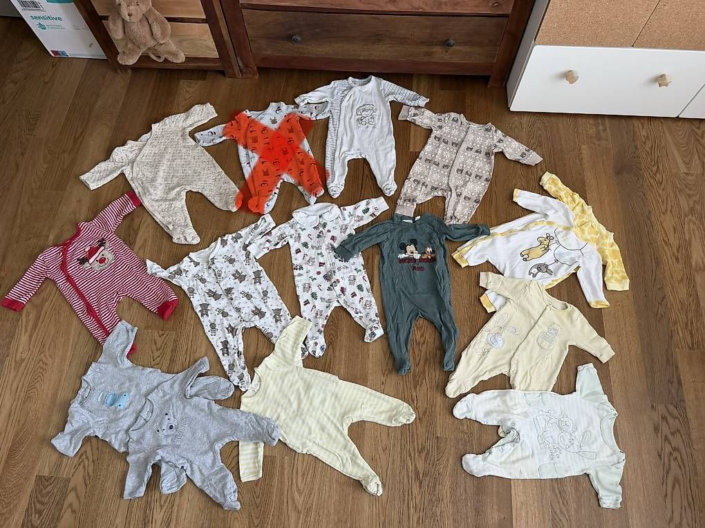 Lotti di vestiti: Grosses Babykleider-Paket Gr. 50 - 62 – Usato da Zürich venduto da leticia06 2