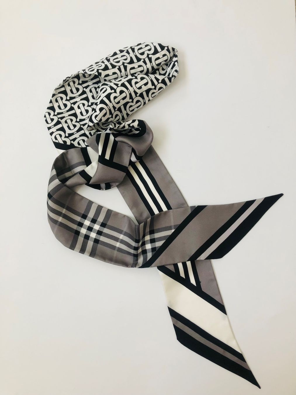Burberry Foulard & Sciarpe: Burberry scarf – Nuovo (secondo la descrizione) da Pregassona venduto da Reluxuryspace 3