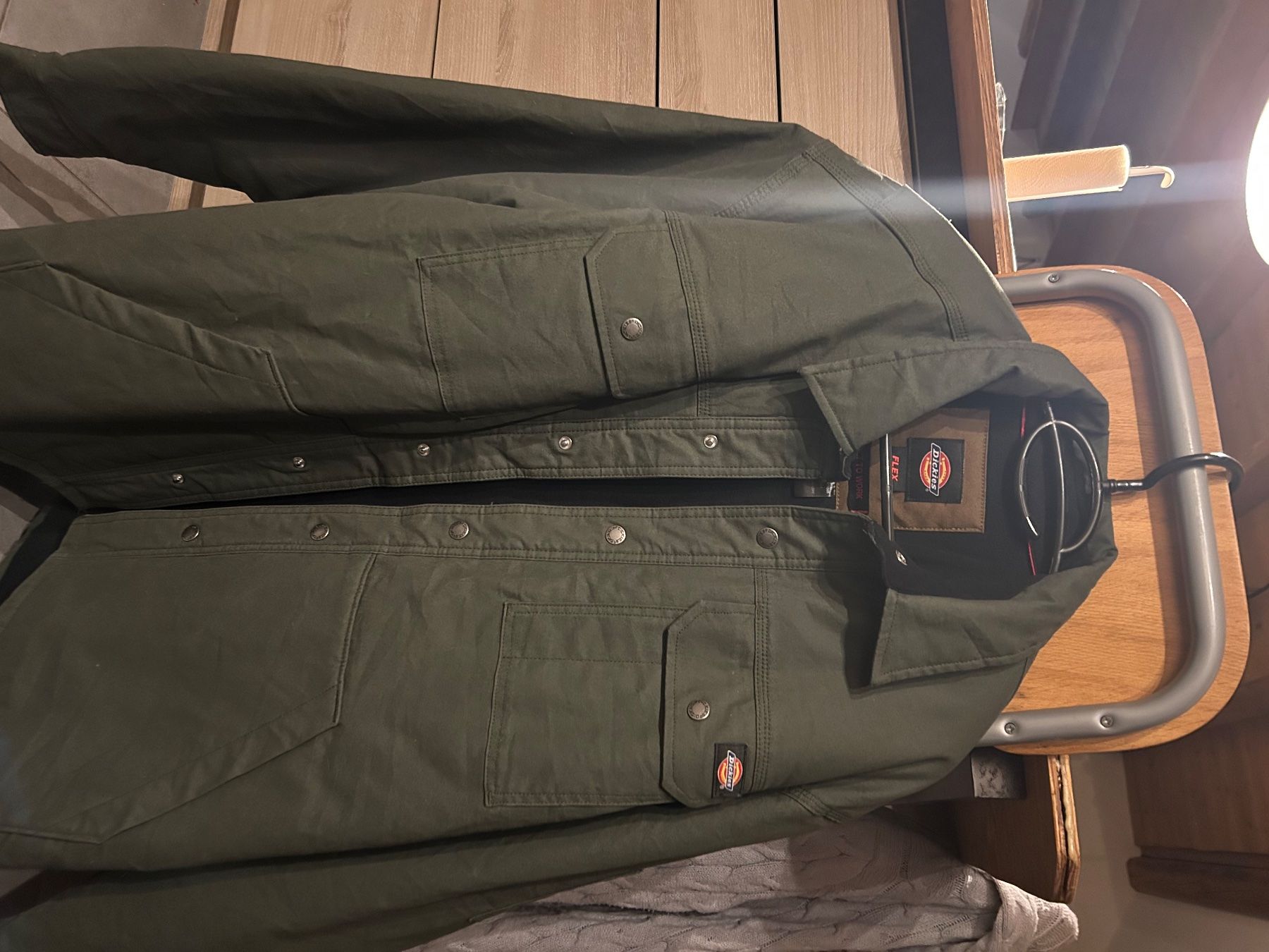 Dickies Jacken: Veste Dickies vert olive modèle Flex – Neu und originalverpackt aus Couvet von ori_8sbk