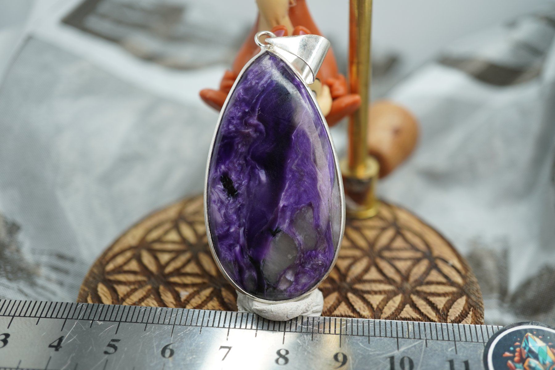 Minerali & Pietre curative: Charoit Top  Anhänger     ab  10.-   Auktion – Nuovo e nell'imballaggio originale da Eschenbach SG venduto da topstone