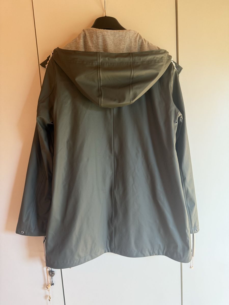Schmuddelwedda Cappotti: Schmuddelwedda Regenjacke Gr. L khaki – Nuovo (secondo la descrizione) da Balsthal venduto da Almendra 1
