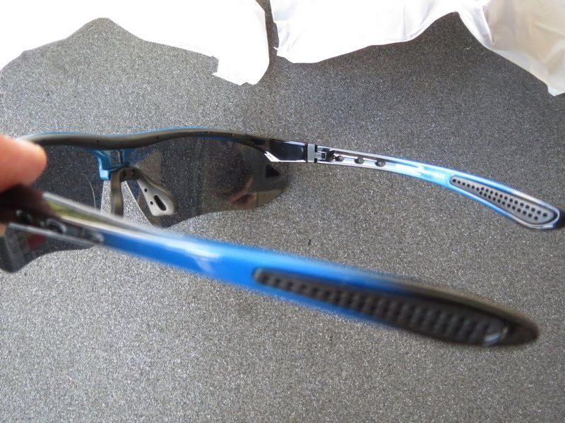 Brillen & Gläser: Sport-Sonnenbrille blau – Neu und originalverpackt aus Olten von Maniac63 2
