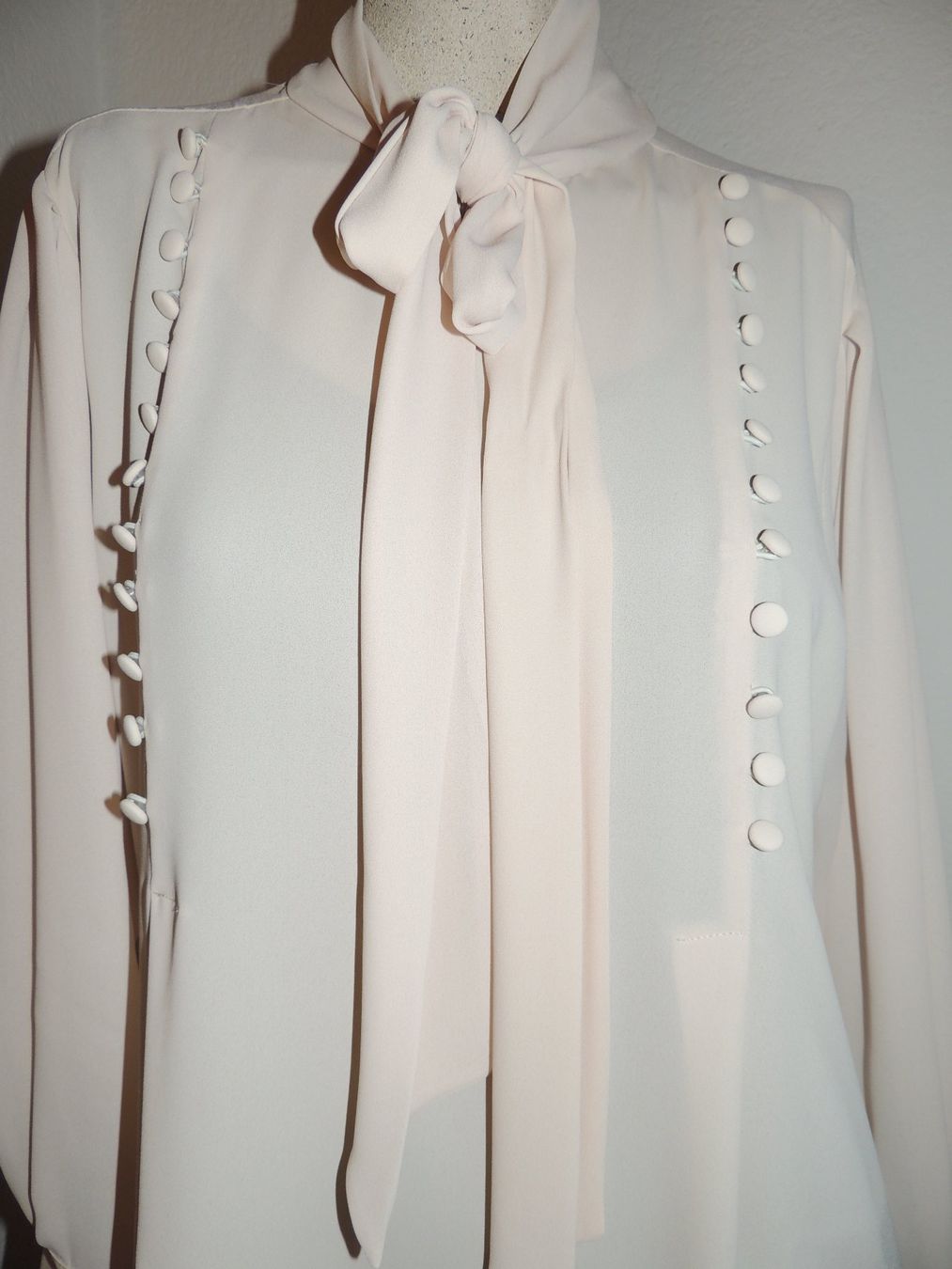 Camicette: EXKLUSIVE BLUSE "SERPIL EXCLUSIVE" NP 148 CHF NEU L – Nuovo e nell'imballaggio originale da Au ZH venduto da FashionConsultant