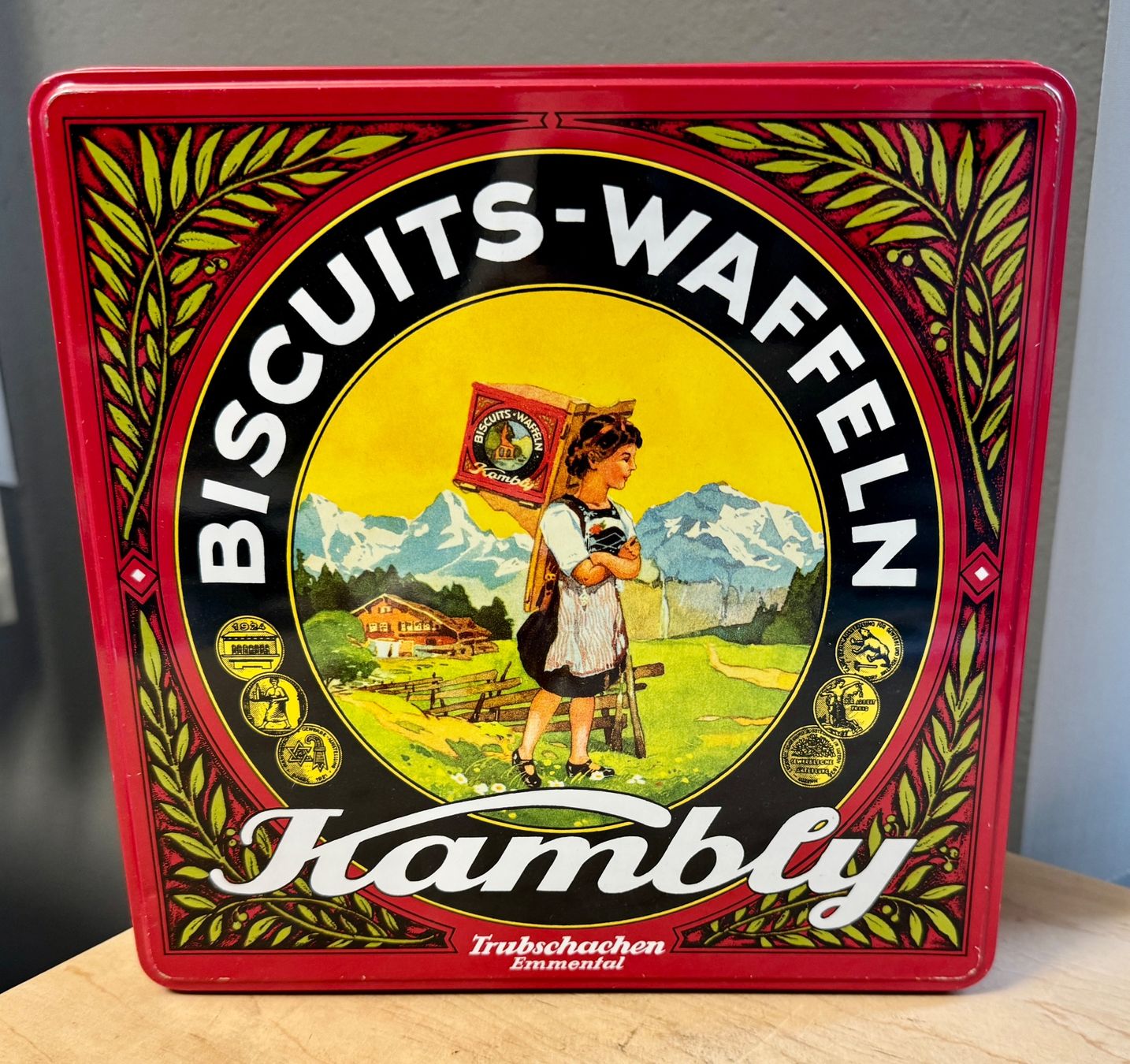 Kambly Altro in Decorazioni & Accessori: Schöne ältere Blechdose KAMBLY – Usato da Rothrist venduto da Luckywinner