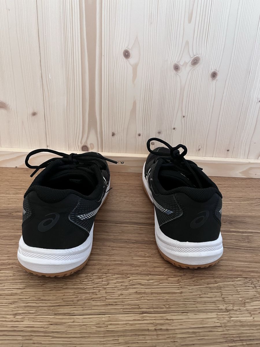 Asics Scarpe da uomo: Asics Hallenturnschuhe Gr 42.5 – Usato da Russikon venduto da sparklingvision 3