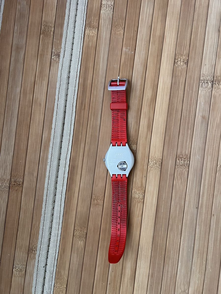 Swatch Orologi: Swatch Irony Armbanduhr rot – Usato da Zollikofen venduto da FFD. 2