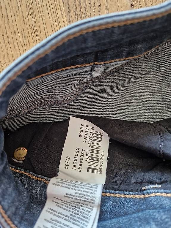 Mavi Jeans: 2 Mavi Jeans Lindy 27/34 – Usato da Liebefeld venduto da Sibe82 2