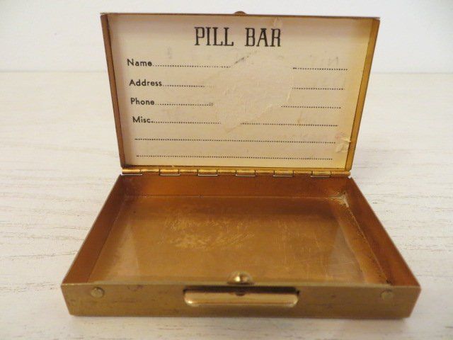 Tutte le decorazioni: ALTE, ANTIKE PILLENDOSE MIT PERLMUTT-DECKEL – Usato da Erlen venduto da urwa01 5