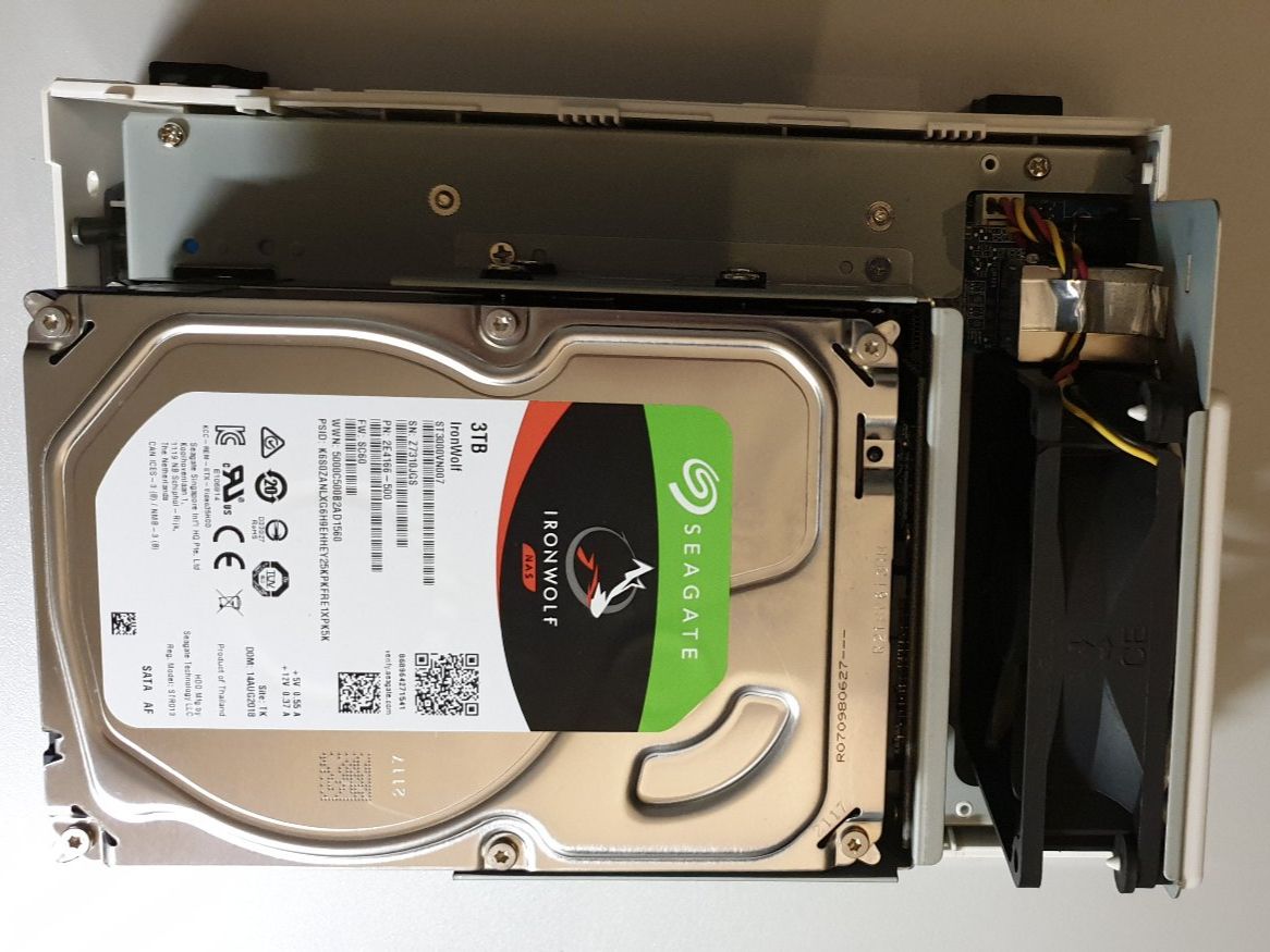 Synology Server: Synology DS218j NAS mit 2 x 3 TB – Usato da Volketswil venduto da jul_hwb8 2