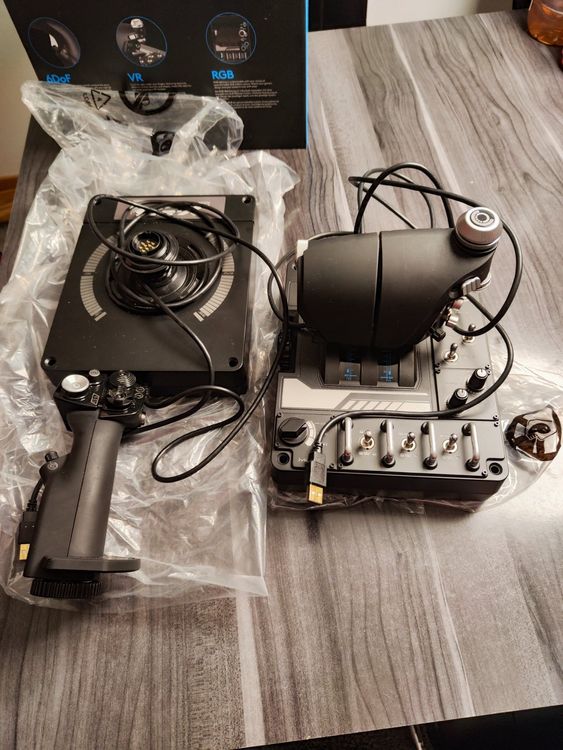 LOGITECH G SAITEK X56 H.O.T.A.S. Controller (Schwarz) | Kaufen auf Ricardo
