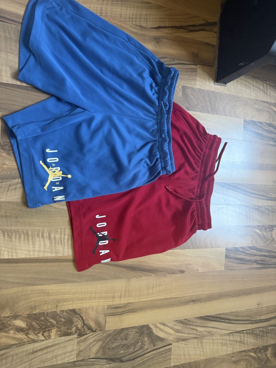 Jordan Lotti & Set di vestiti: Nike Jordan bundle: 2 Turnhosen 2 Shirt – Usato da Lenzburg venduto da Stone07 1