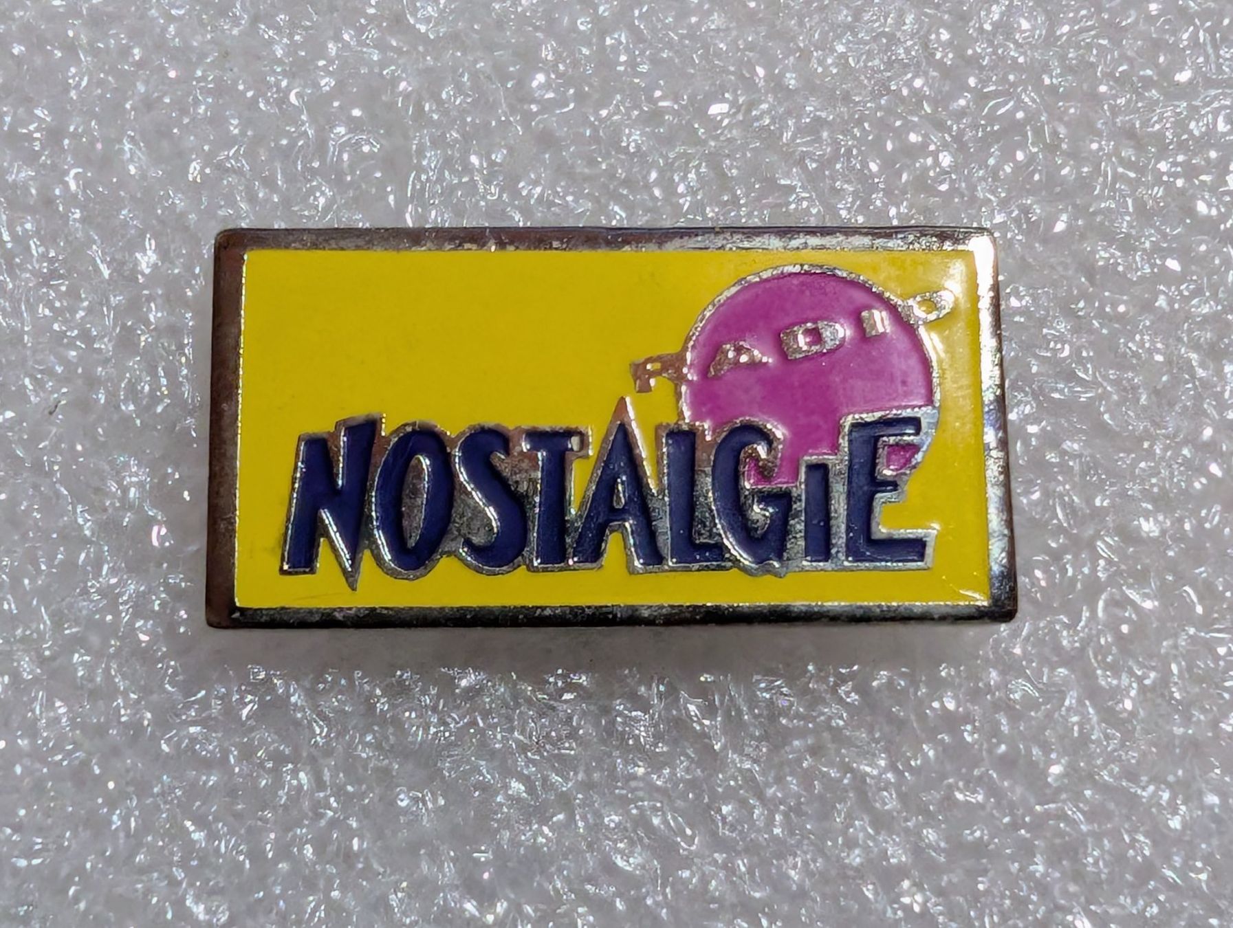 Plaquettes & Badges: Ansteckpin 252: Nostalgie – D'occasion à Oppligen par Pin-Fall-Shop