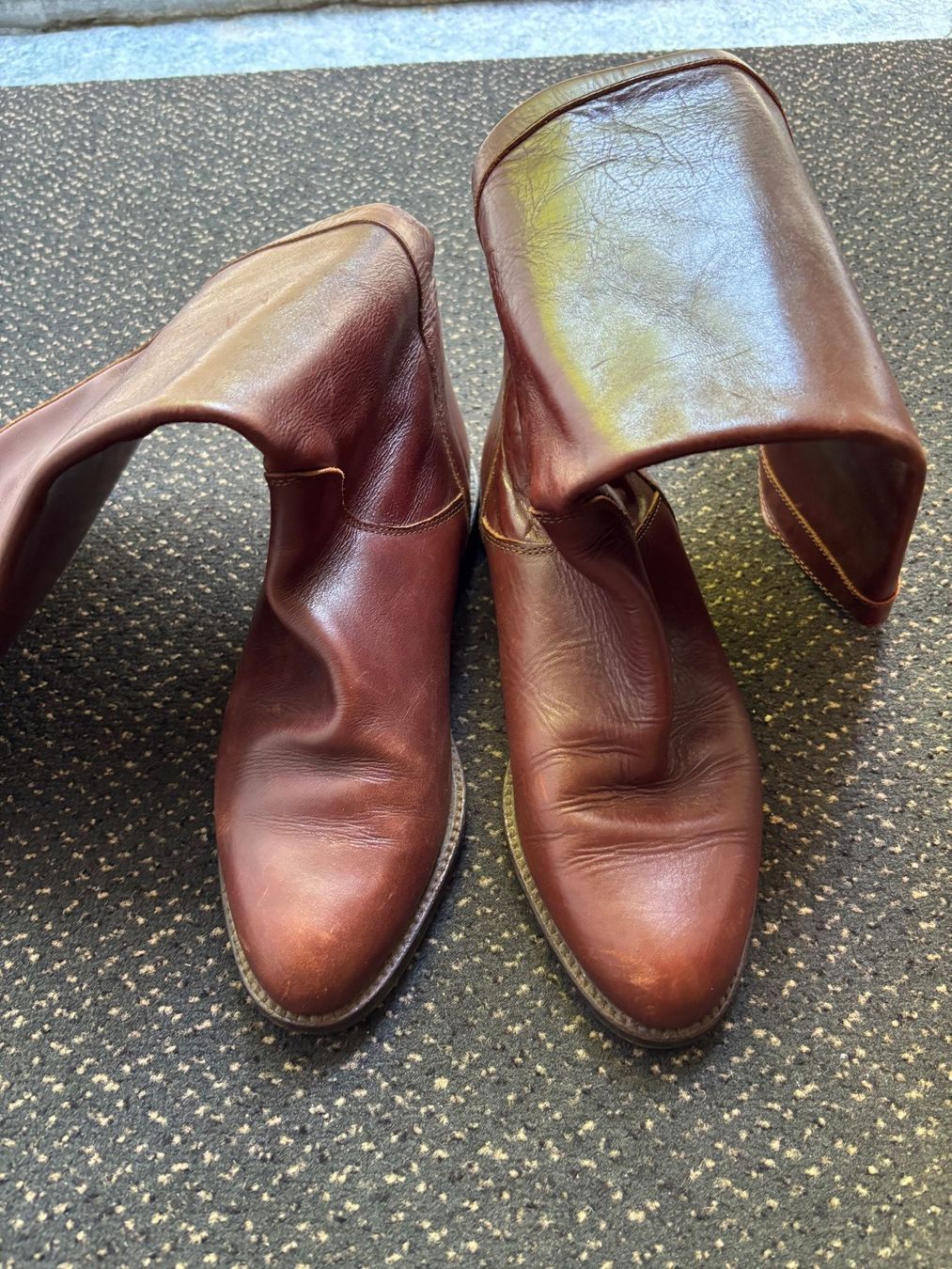 Damenschuhe: Damenstiefel – Gebraucht aus Kesswil von kev_p6mz