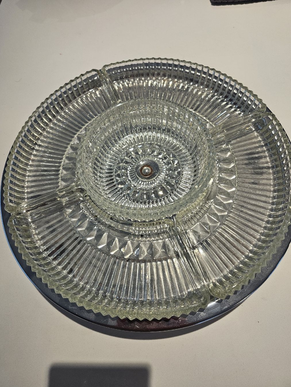 Piatti di portata: Vintage Glass Serving Dish with Chrome Lid – Usato da Immensee venduto da Gitter 1