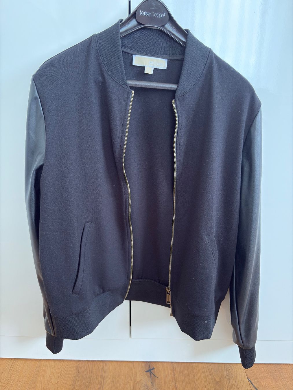 Michael Kors Jacken: Bomberjacke schwarz Gr. M von Michael Kors – Gebraucht aus Egg b. Zürich von adimoxon