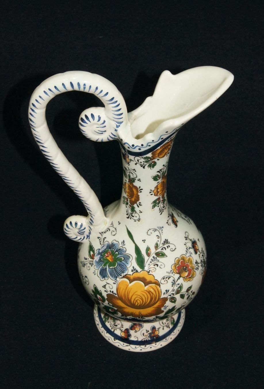 Karaffen: Wunderbarer, opulent gestalteter Krug aus Delft – Defekt aus Geroldswil von ARTEFACTO 5