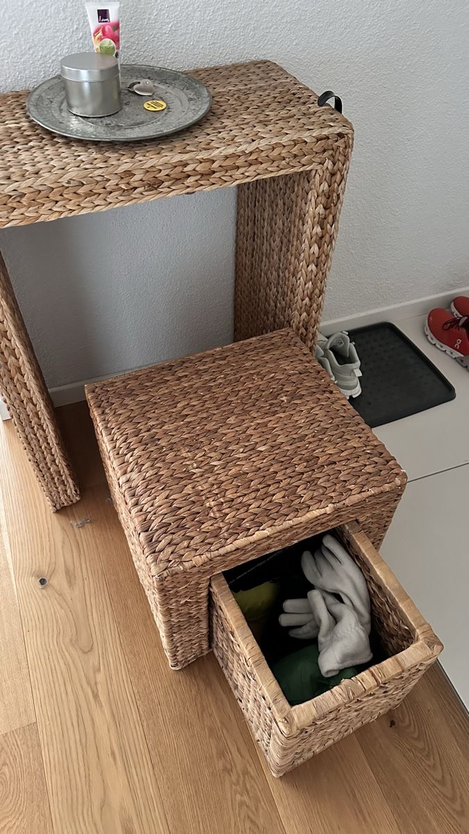 Garderobe: Gardarobe /  Eingangsmöbel mit Hocker aus Rattan – Gebraucht aus Rickenbach b. Wil von ammanna 2