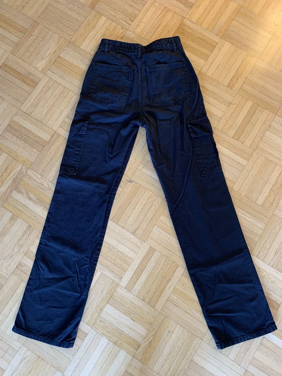 Stradivarius Pantaloni: Schwarze Hose Gr. 34 – Usato da Jona venduto da Siestaaa 1