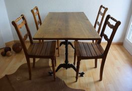 Tisch / Holztisch / Esstisch / Gusseisen Tischbeine