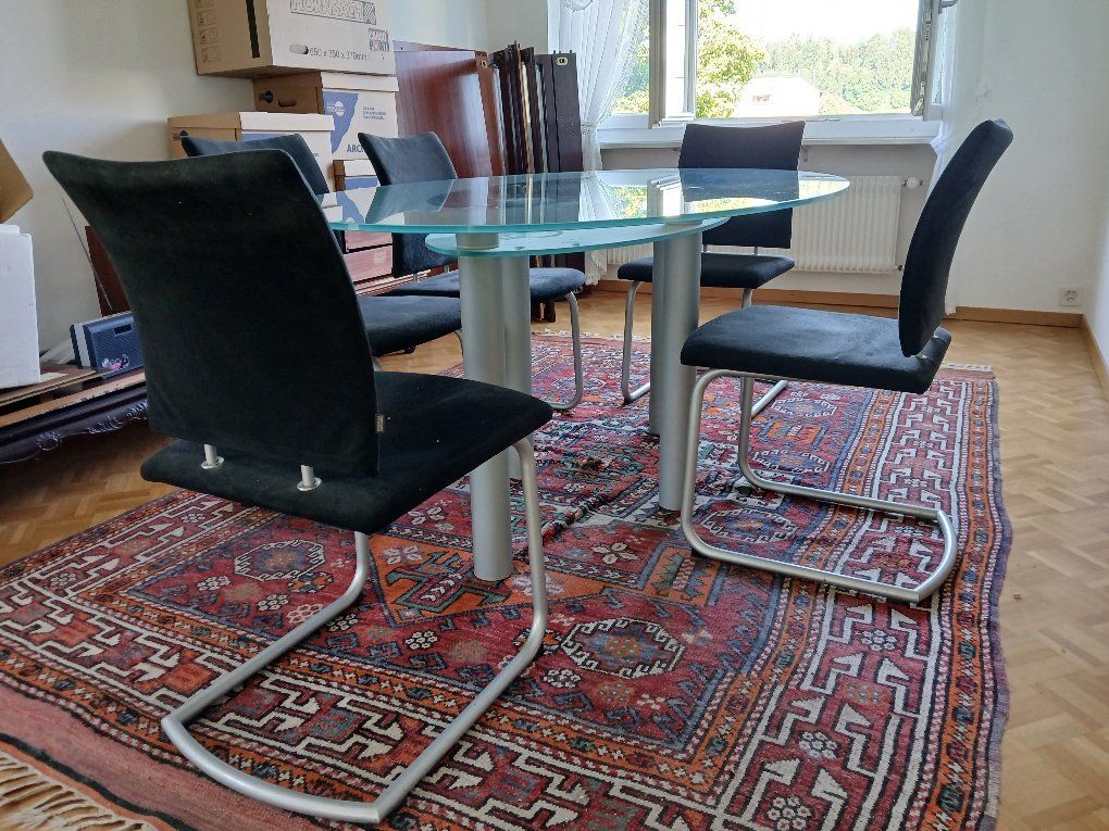 Set de table et chaises: Glastisch mit 5 Stühlen – D'occasion à Flums Hochwiese par Sirius15