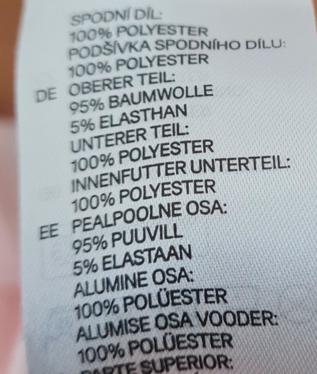 H&M Vestiti & Gonne: Kleid mit Glitzersternen Gr. 146 – Usato da Beinwil Freiamt venduto da tafa8 4