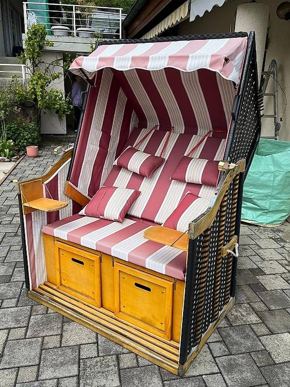 Chaises longues: Strandkorb rot-weiss 2-Sitzer – D'occasion à Münsingen par Koshka