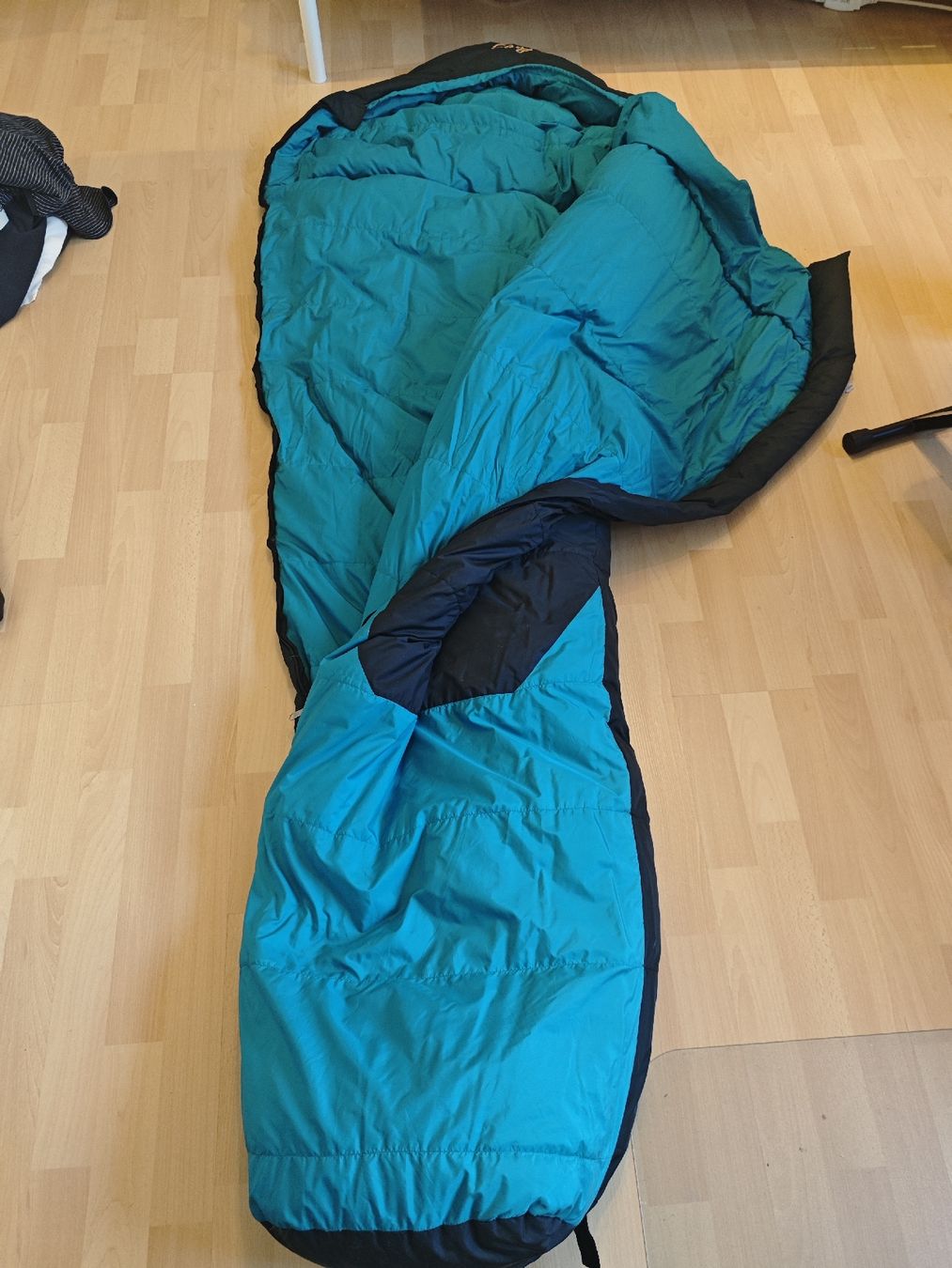 Schlafsäcke: Daunenschlafsack, ca. -2°C Komfort – Gebraucht aus Zürich von SwissParalettes 1