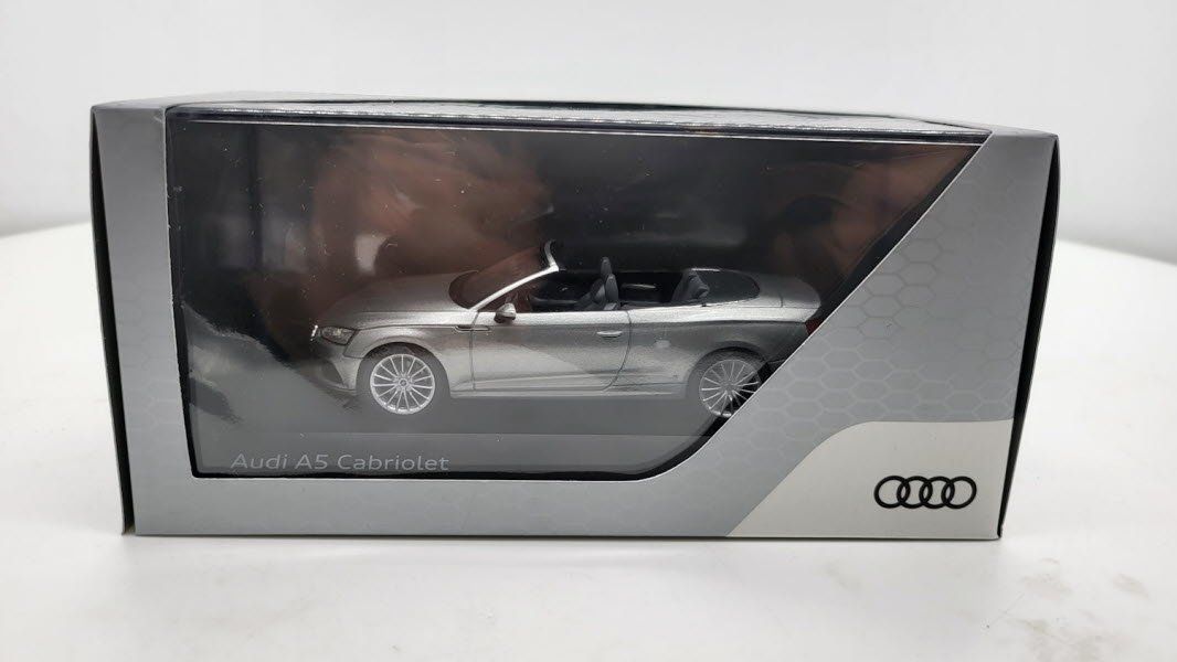 Audi Modellini d'auto: Audi A5 Cabriolet – Nuovo e nell'imballaggio originale da Flawil venduto da Imperiosud 7