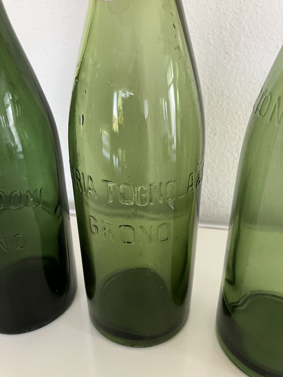 Verres, cruches & bouteilles: 3 antike Bierflasche – D'occasion à losone par china06 2