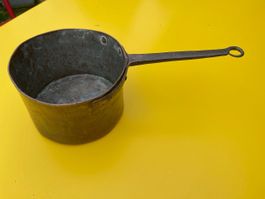 Antiker Bronze Kochtopf mit Stiel, ideal als Deko oder Gaspo