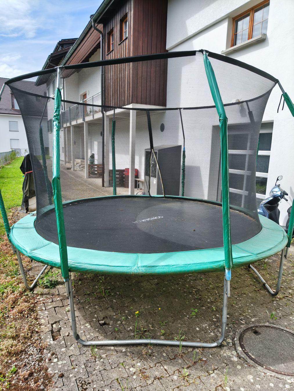 Gonser Trampoline: Gonser Gartentrampolin mit Sicherheitsnetz – Gebraucht aus Hirzel von McMaier