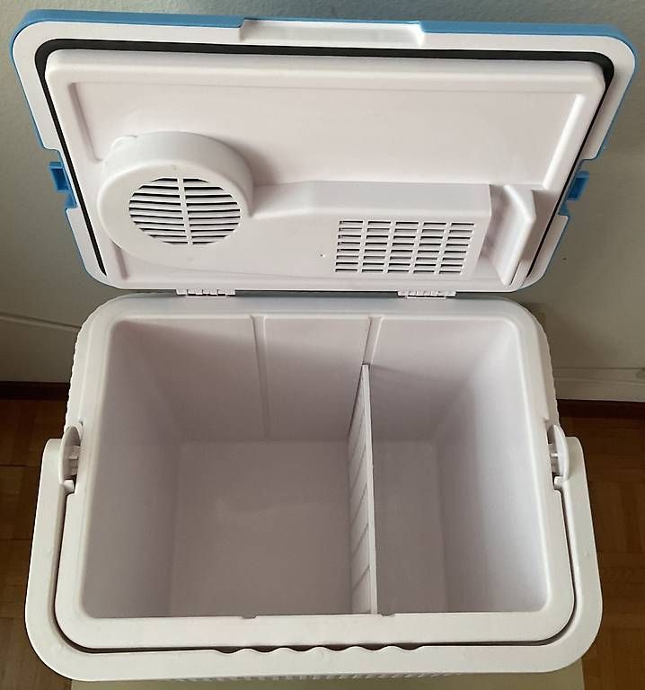 Frigoriferi & Refrigeratori: Glacière / Cool box / Kühlbox Intertronic – Usato da Le Lignon venduto da davidyesdavid