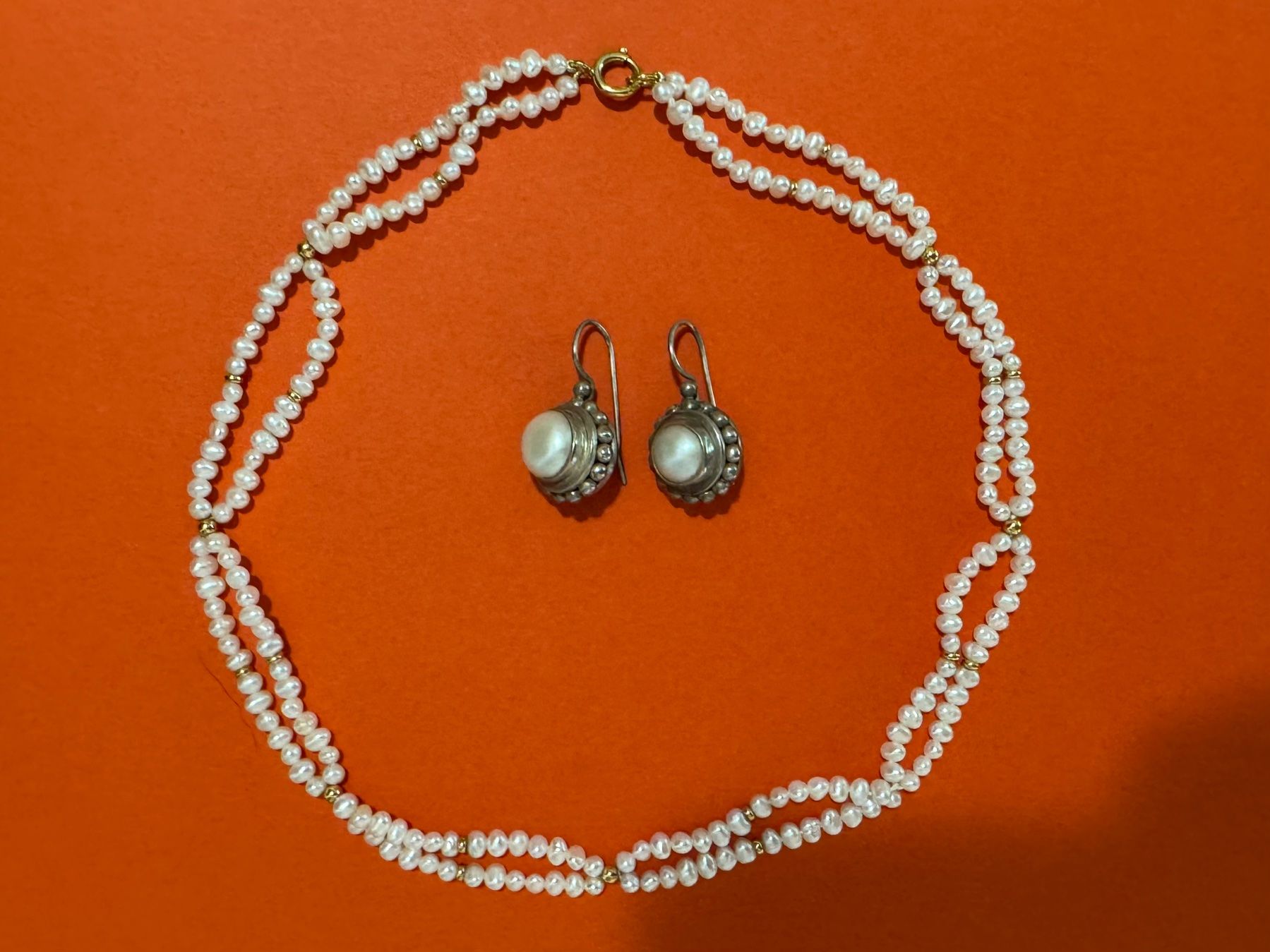 Perle (finte): Perlenkette doppelreihig – Usato da Hildisrieden venduto da lau_hxg8