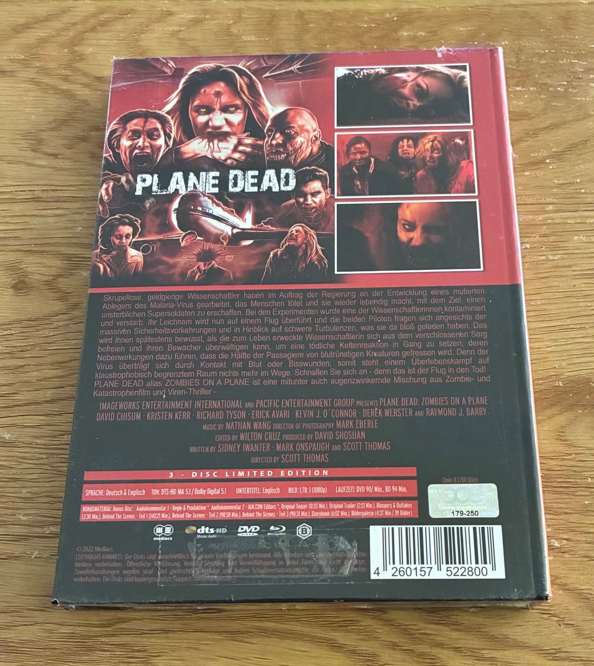 Tutti i DVDs: Plane Dead: Zombies on a Plane Mediabook / OVP – Nuovo e nell'imballaggio originale da Bern venduto da RageMM87 1