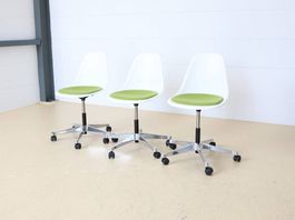 Eames Plastic Bürostuhl von VITRA mit Sitzpolster
