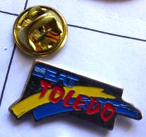 Pin SEAT  TOLEDO  gelb blau