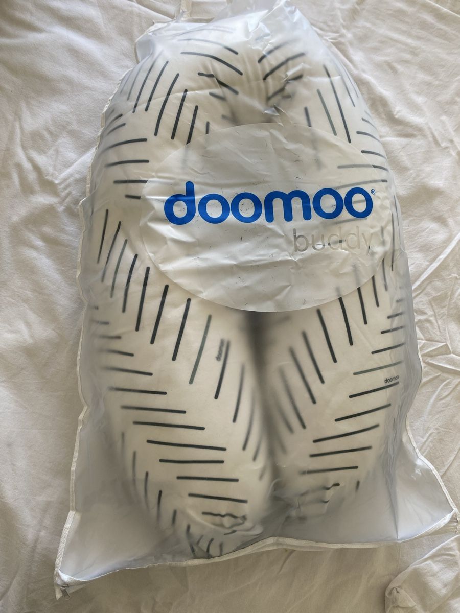 Doomoo Cuscini: Doomoo Stillkissen – Nuovo (secondo la descrizione) da Wädenswil venduto da Wecouldbeheroes8000