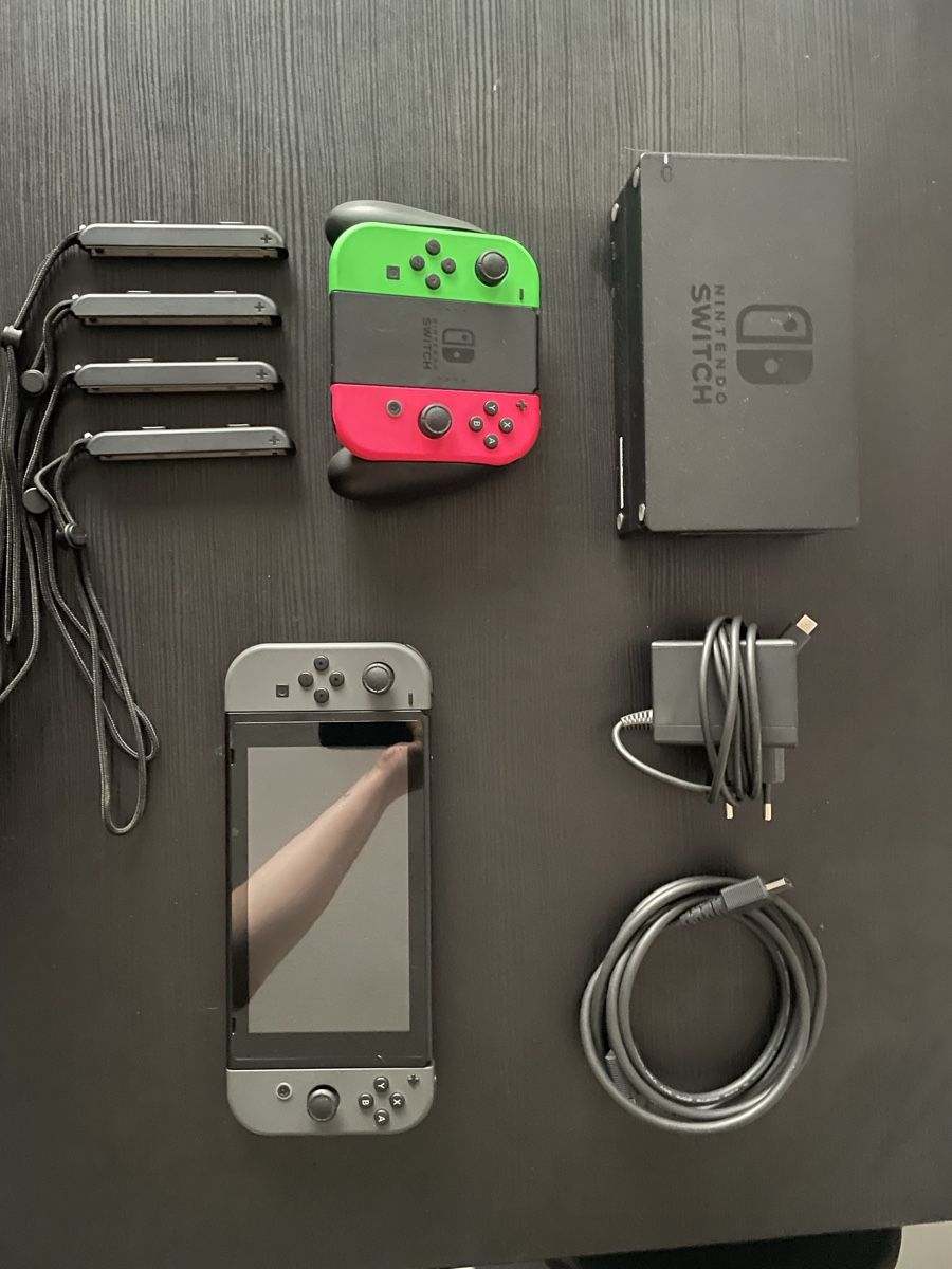 Nintendo Konsolen: Nintendo Switch Konsole mit Zubehör – Gebraucht aus Grenchen von sabi.sk92 2