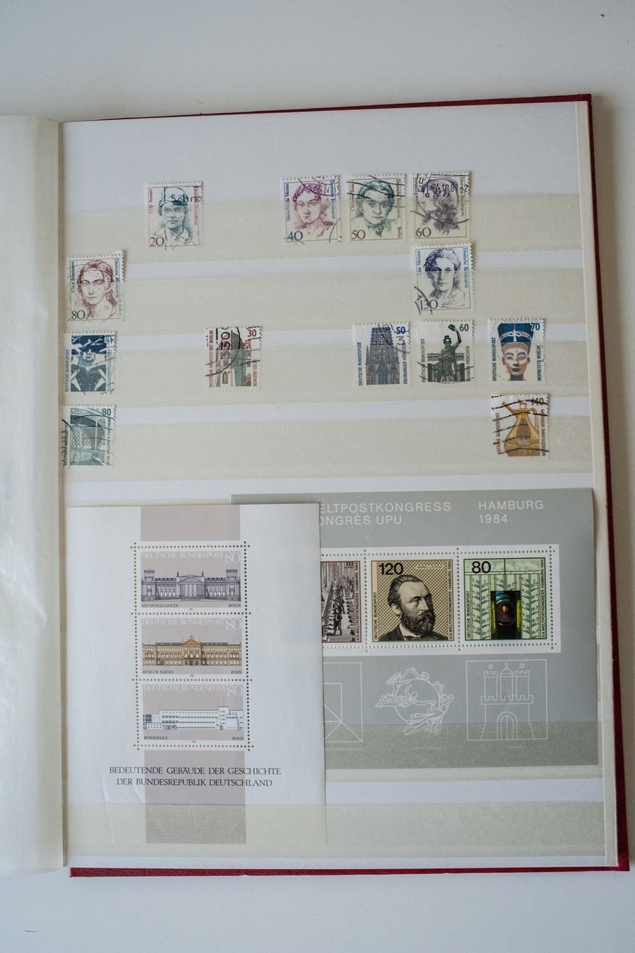 Alben: Briefmarken: Album mit 32 Seiten – Gebraucht aus Schwerzenbach von floridan