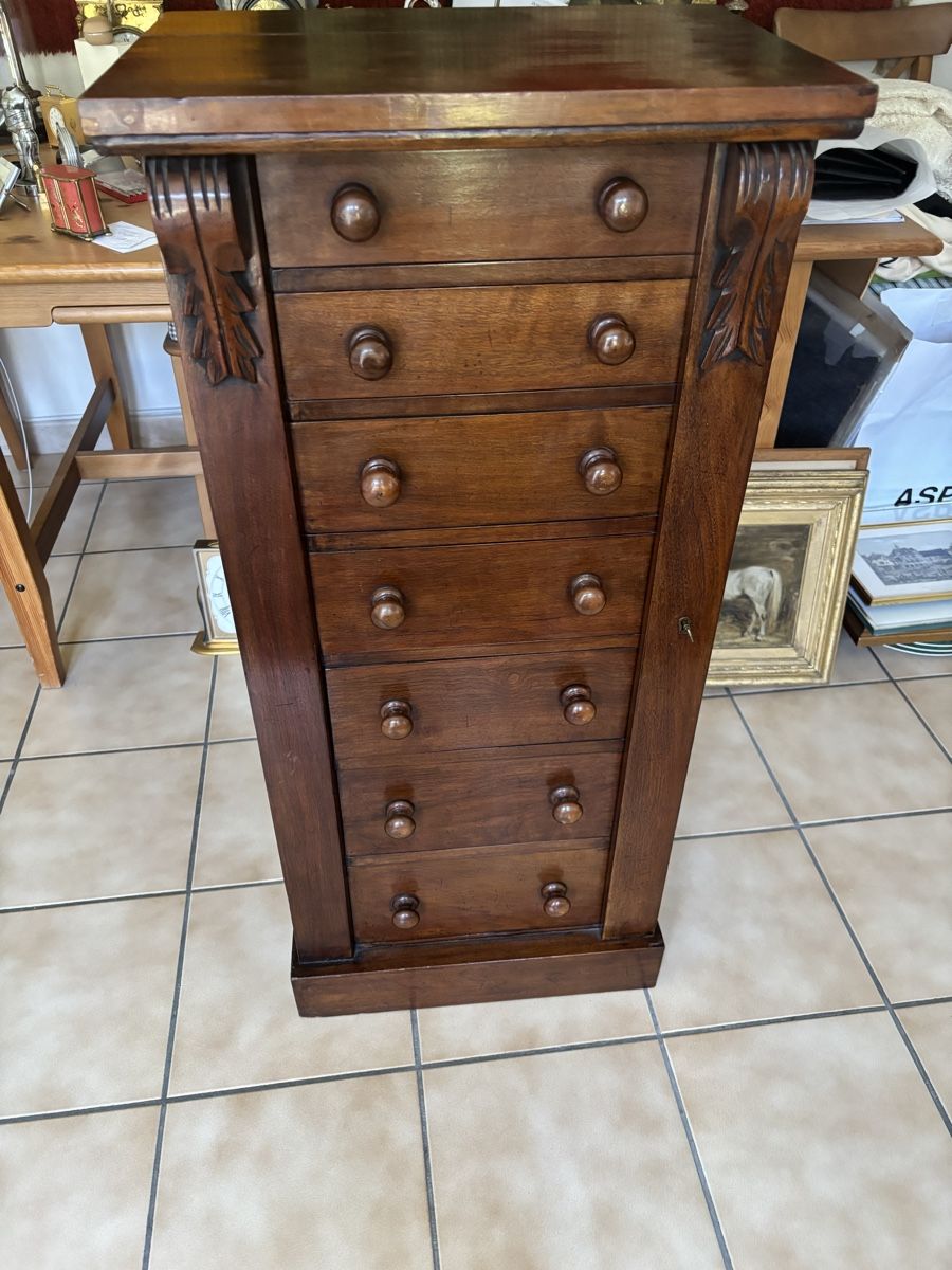 Cassettiere: Layette avec 7 tiroirs. Baroque. – Usato da Buttes venduto da ButtA15