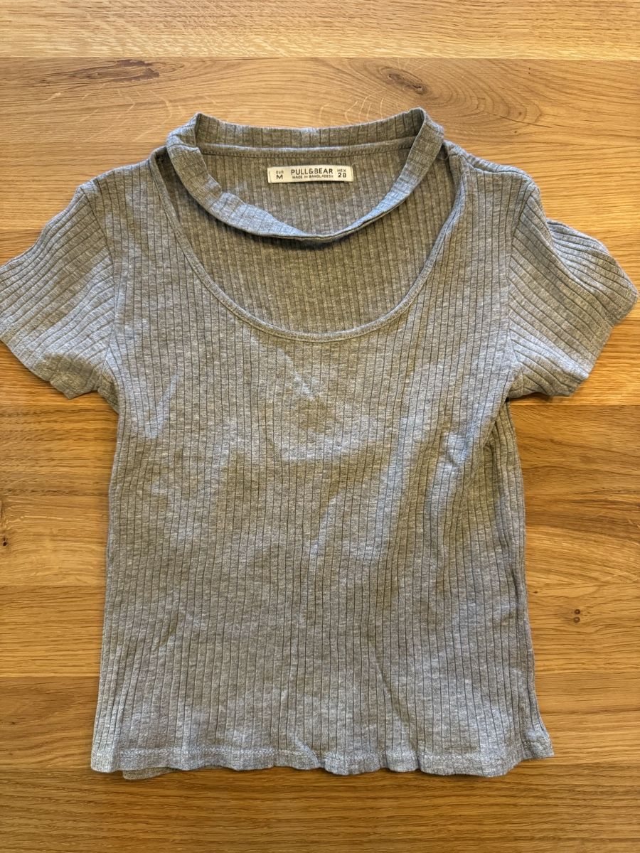 Pull&Bear Top: Pull&Bear graues Rib-Oberteil Gr. M – Nuovo (secondo la descrizione) da Weisslingen venduto da lar_r9qr